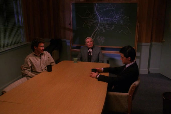 Twin-Peaks-Season-2-Episode-4-43-a233