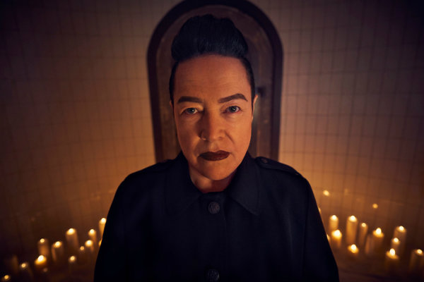 the end 2_Kathy_Bates_American Horror Story – 8X01 The End plano critico